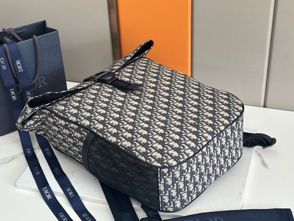 ディオールバッグ内部構造
